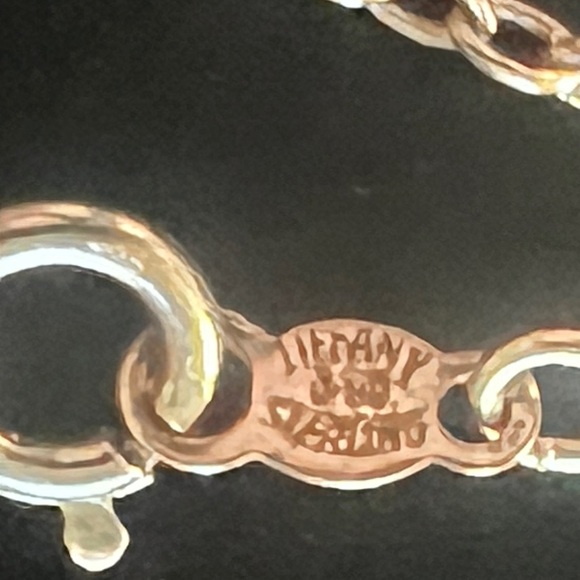 SOLD TOO LATE!!! Vintage Tiffany&Co Elsa Peretti petite bean design pendant - Picture 5 of 6